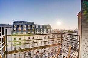 Bright Etoile Bright 2 bed Close to Eiffel Tower Arc the Triomphe et C