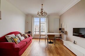 Bright Etoile Bright 2 bed Close to Eiffel Tower Arc the Triomphe et C