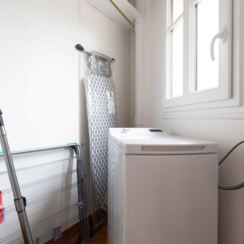 Zola Riverview Great 2 Bedroom in Paris
