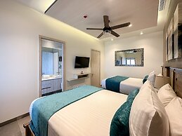 Beachtop Haven 2BR Condo at Iconic Sandy Beach
