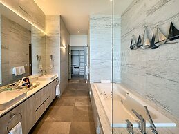 Beachtop Haven 2BR Condo at Iconic Sandy Beach