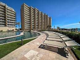 Beachtop Haven 2BR Condo at Iconic Sandy Beach