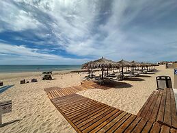 Beachtop Haven 2BR Condo at Iconic Sandy Beach