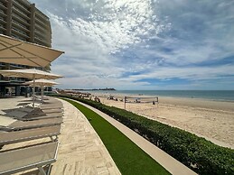 Beachtop Haven 2BR Condo at Iconic Sandy Beach