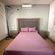 Sleek Downtown Escape With Private Parking