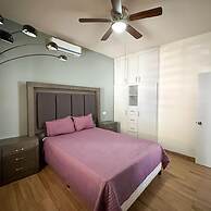 Sleek Downtown Escape With Private Parking
