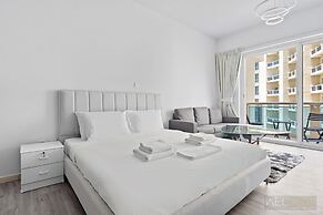 WelHome - Greenery Apt for Modern Studio in Production City