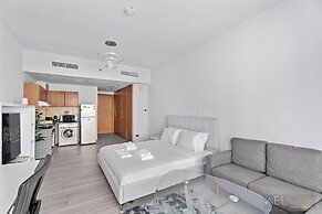WelHome - Greenery Apt for Modern Studio in Production City
