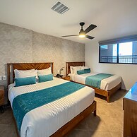 Luxury Ocean View Condo w Huge Deck