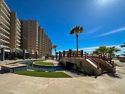 Luxury Ocean View Condo w Huge Deck