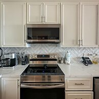 Luxury Ocean View Condo w Huge Deck