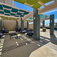 Luxury Ocean View Condo w Huge Deck