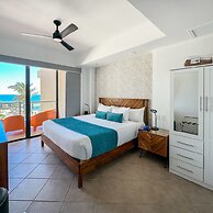 Luxury Ocean View Condo w Huge Deck