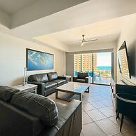 Luxury Ocean View Condo w Huge Deck
