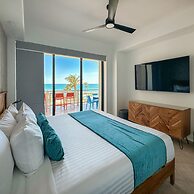 Luxury Ocean View Condo w Huge Deck