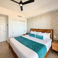 Luxury Ocean View Condo w Huge Deck