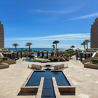 Luxury Ocean View Condo w Huge Deck