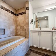 Luxury Ocean View Condo w Huge Deck