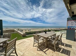3BR Gem at Sandy Beach Area