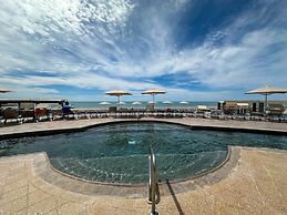 3BR Gem at Sandy Beach Area