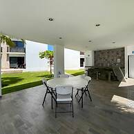 Prime Location House at Cerritos Great Price