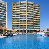 Splash Into Style Ground Floor Poolside Condo