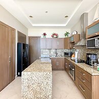 Splash Into Style Ground Floor Poolside Condo