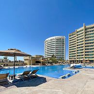 Splash Into Style Ground Floor Poolside Condo