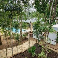 Villa Xpujil Pool AC Internet Beach Club