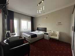 Blue Lake Otel