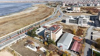 Blue Lake Otel