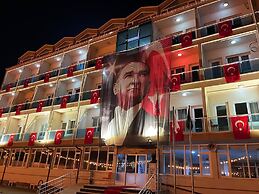 Blue Lake Otel
