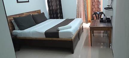 Goroomgo Noida Royal Residency