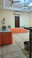 Goroomgo Noida Royal Residency