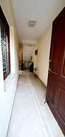 Goroomgo Noida Royal Residency