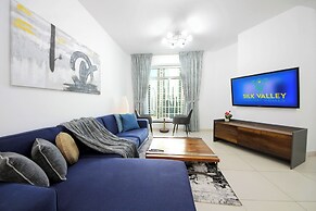 Luxury 2BR - partial Burj Khalifa view