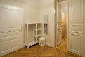 Harmonia Palace - Historic Residence