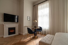 Harmonia Palace - Historic Residence
