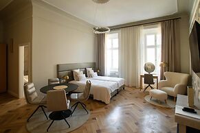 Harmonia Palace - Historic Residence