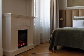 Harmonia Palace - Historic Residence