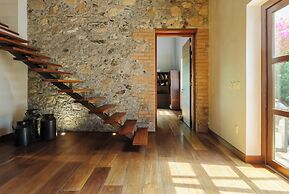 El Salto Luxury Ranch with Lake View