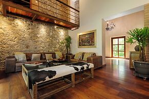 El Salto Luxury Ranch with Lake View