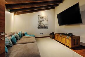 El Salto Luxury Ranch with Lake View