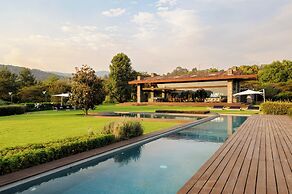 El Salto Luxury Ranch with Lake View