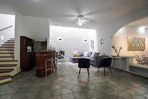 Family Home Pool & Jacuzzi in Cuernavaca