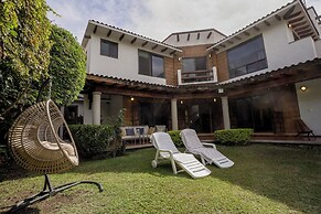 Family Home Pool & Jacuzzi in Cuernavaca
