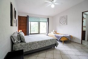 Family Home Pool & Jacuzzi in Cuernavaca
