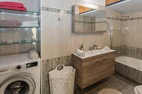 Thano s Stylish Flat Just 150m to the Beach