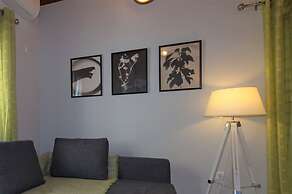Thano s Stylish Flat Just 150m to the Beach