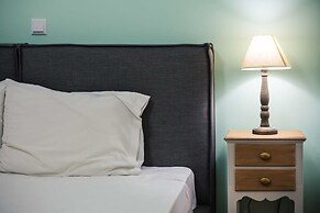 Upscale Modern Escape in the Historic Center